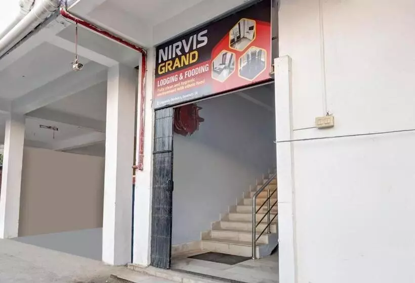 ホテル Oyo Odalbakra Near Aca Stadium