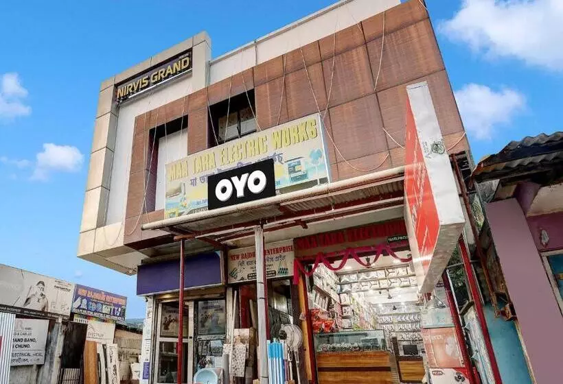 ホテル Oyo Odalbakra Near Aca Stadium