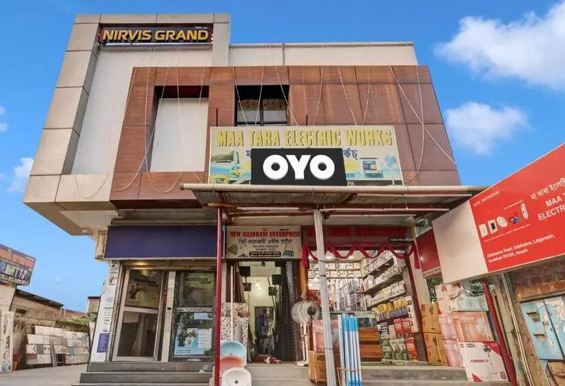 ホテル Oyo Odalbakra Near Aca Stadium