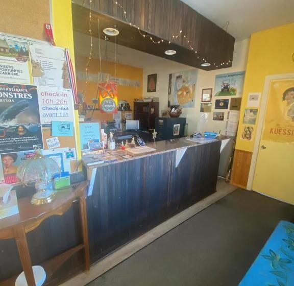 ユースホステル Auberge Internationale Le Tangon