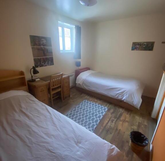 ユースホステル Auberge Internationale Le Tangon