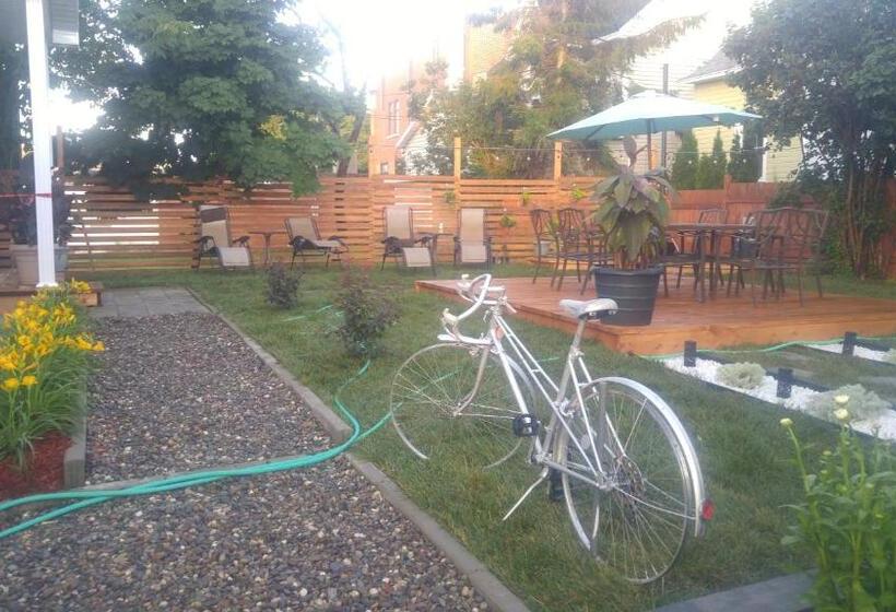 Общежитие Auberge Jeunesse à Loulou