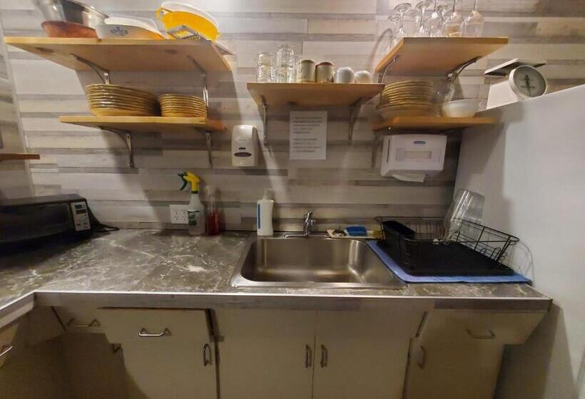 Общежитие Auberge Jeunesse à Loulou