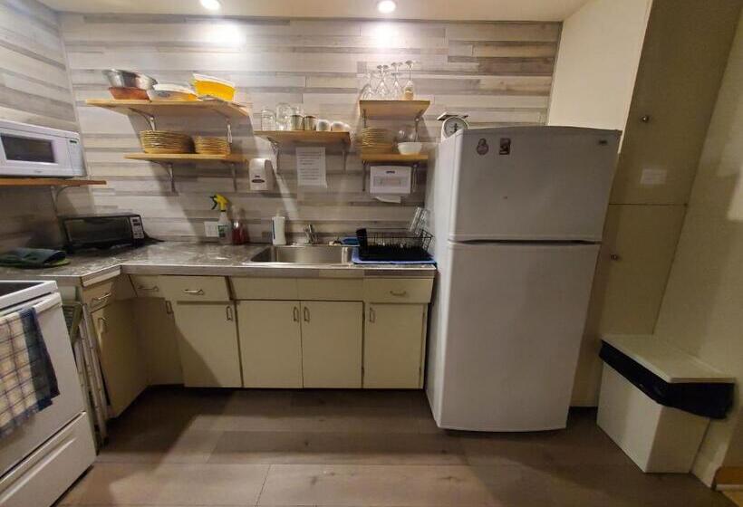 Общежитие Auberge Jeunesse à Loulou