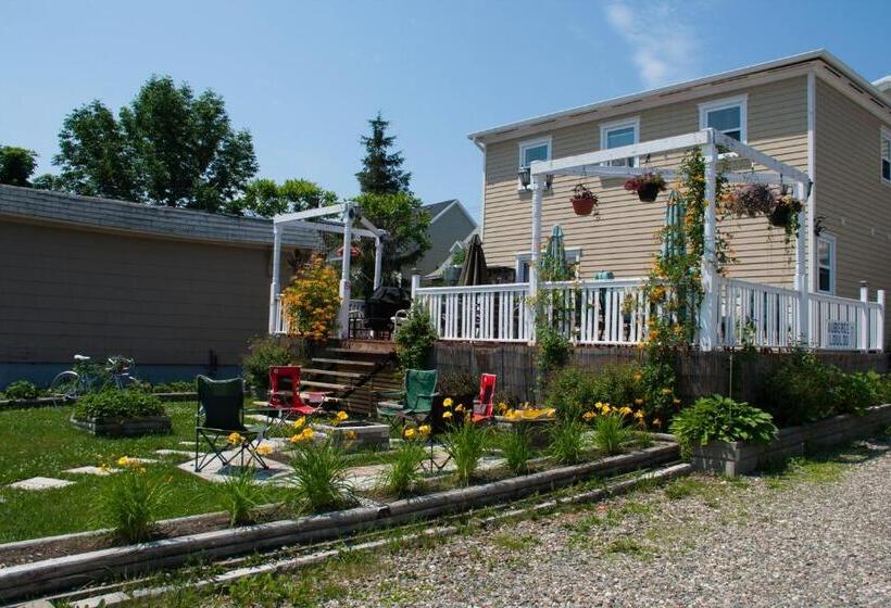 Общежитие Auberge Jeunesse à Loulou