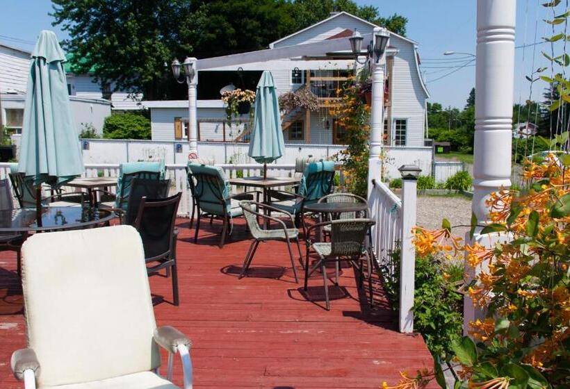 Общежитие Auberge Jeunesse à Loulou