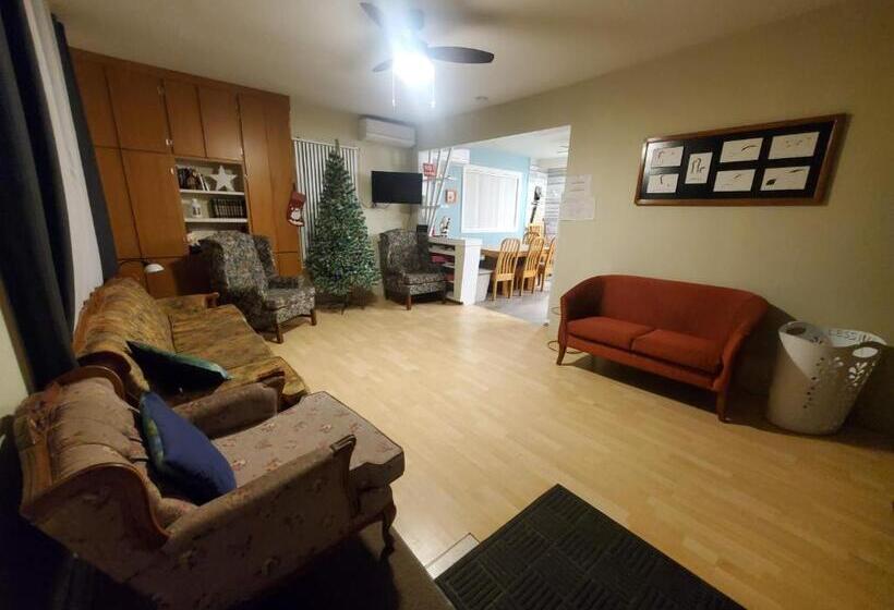 Общежитие Auberge Jeunesse à Loulou