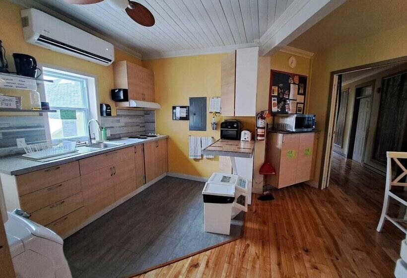 Общежитие Auberge Jeunesse à Loulou