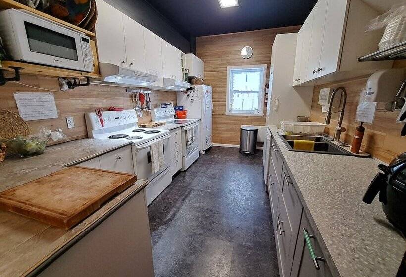 Общежитие Auberge Jeunesse à Loulou