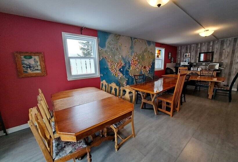 Общежитие Auberge Jeunesse à Loulou