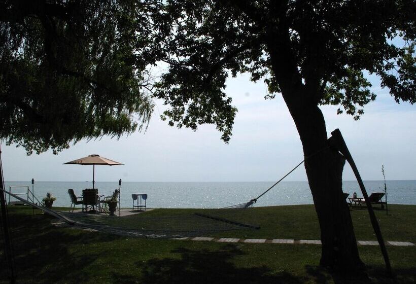 住宿加早餐  Omstead S On Erie