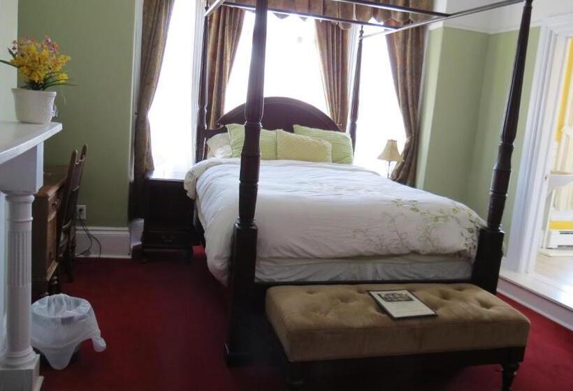 تختخواب و صبحانه The Roses Heritage Inn