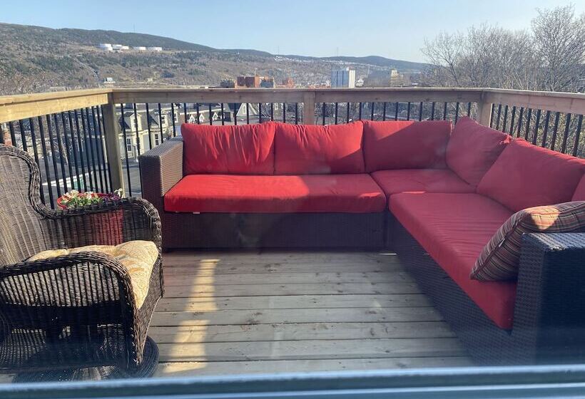 تختخواب و صبحانه The Roses Heritage Inn