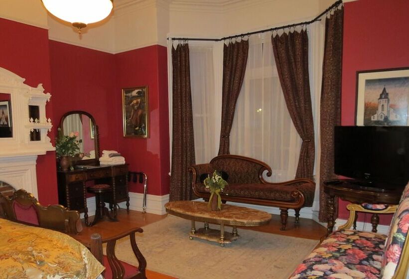 تختخواب و صبحانه The Roses Heritage Inn