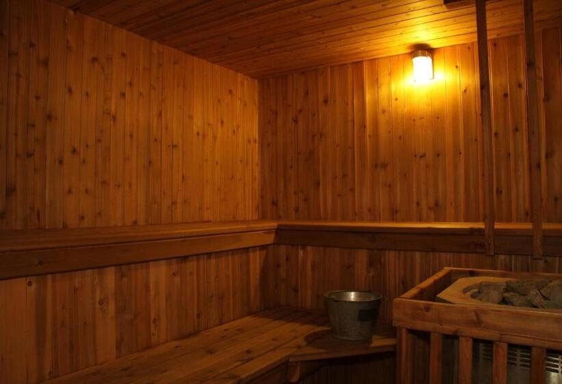 Hi Lake Louise Alpine Centre Hostel