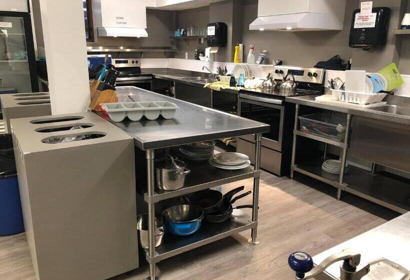 Hi Lake Louise Alpine Centre Hostel