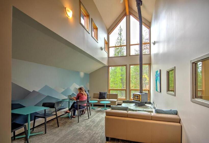 Hi Lake Louise Alpine Centre Hostel