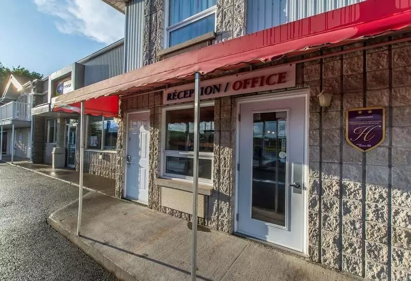 ホテル Econo Lodge Temiscouata Sur Le Lac