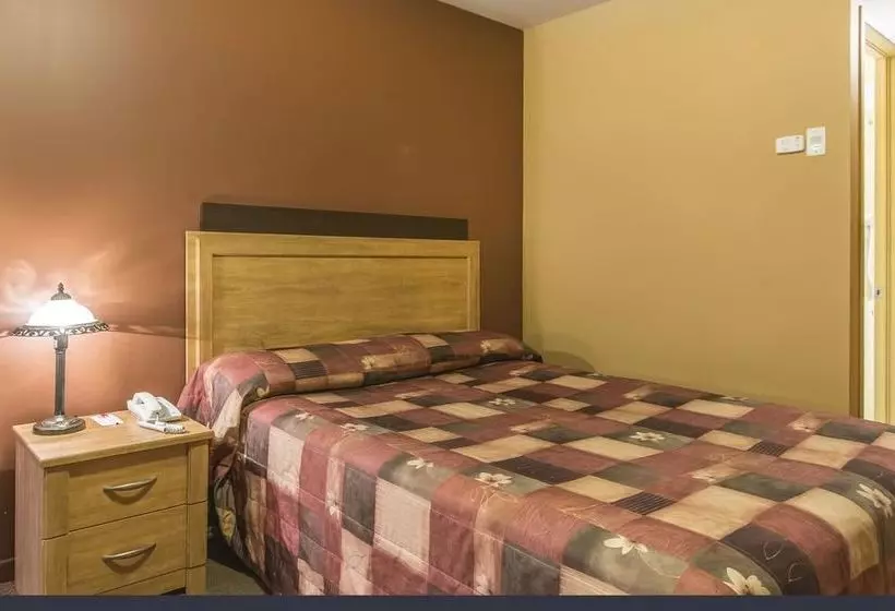 ホテル Econo Lodge Temiscouata Sur Le Lac