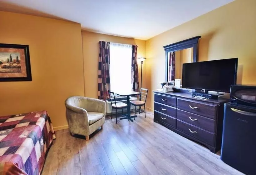 ホテル Econo Lodge Temiscouata Sur Le Lac
