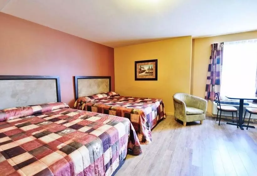 ホテル Econo Lodge Temiscouata Sur Le Lac