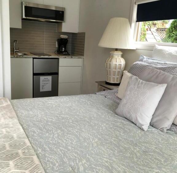 Hotel Qualicum Breeze Beach Resort