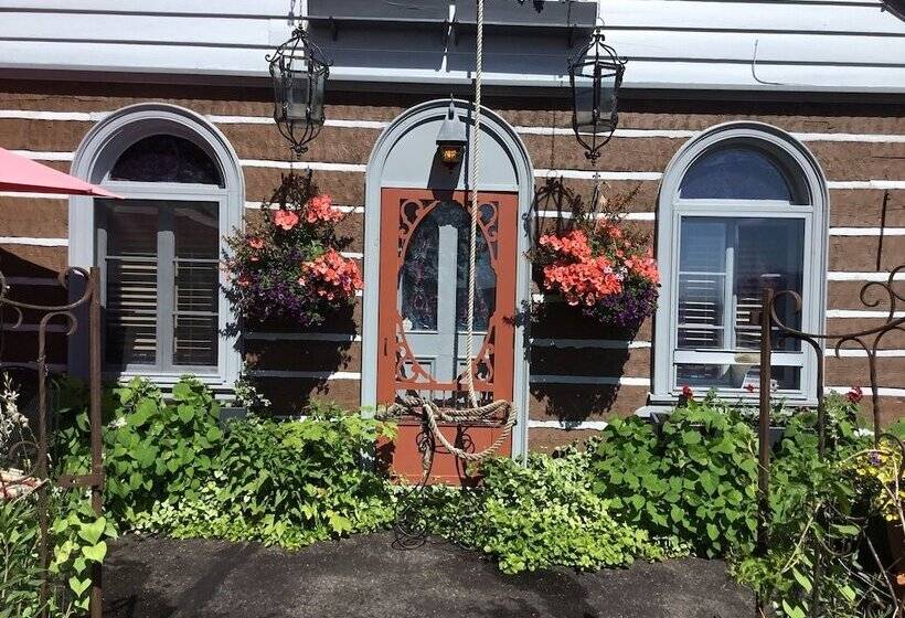 Le Petit Clocher Gite Touristique B & B