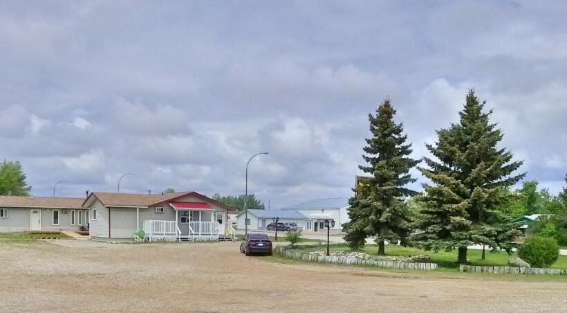 Moosomin Motel