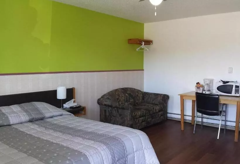 Moosomin Motel