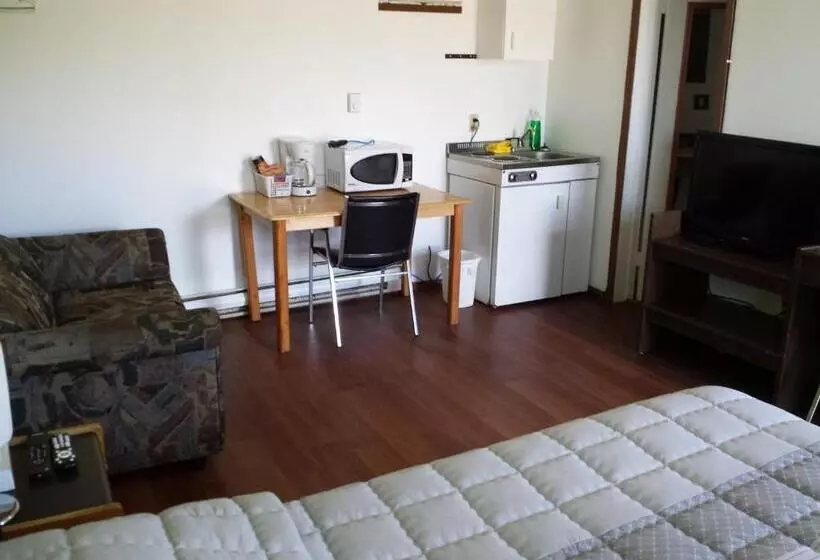 Moosomin Motel