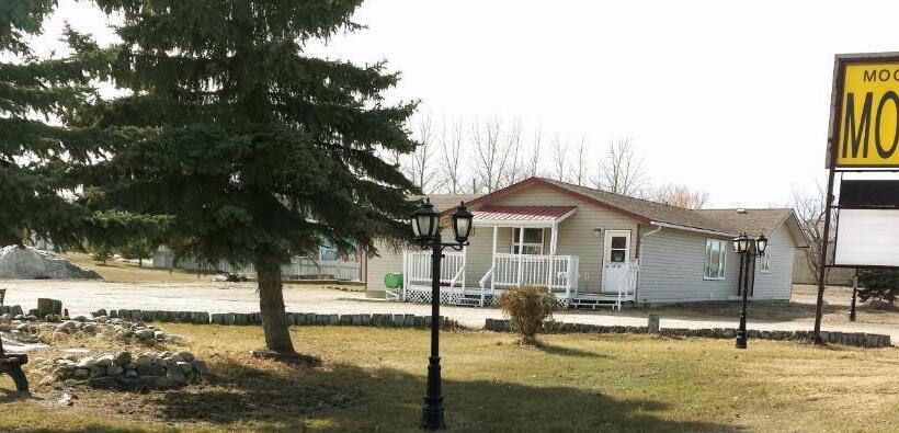 Moosomin Motel