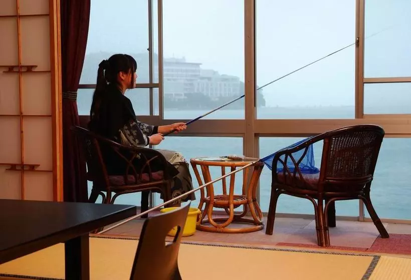 旅館 Kairakuen