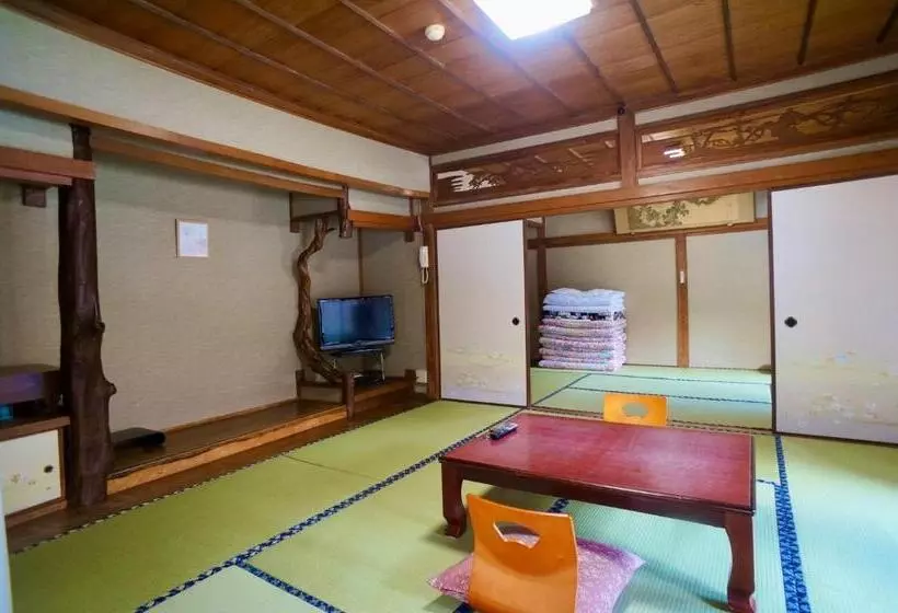 Ryokan Takaosou