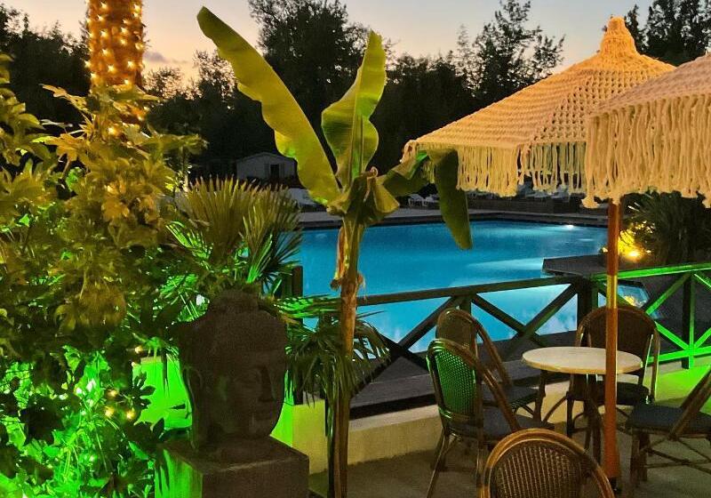 ホテル Kampaoh Mezos