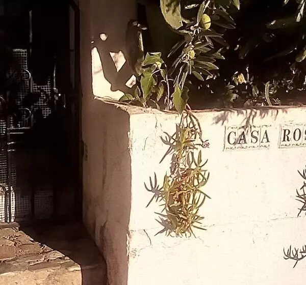 Aamiaismajoitus (B&B) Casa La Rosa