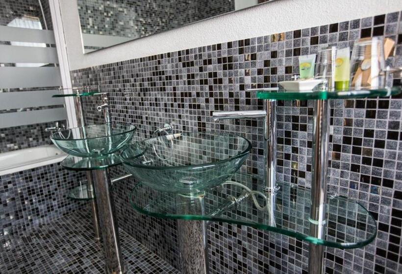 هتل La Torre Del Vilar