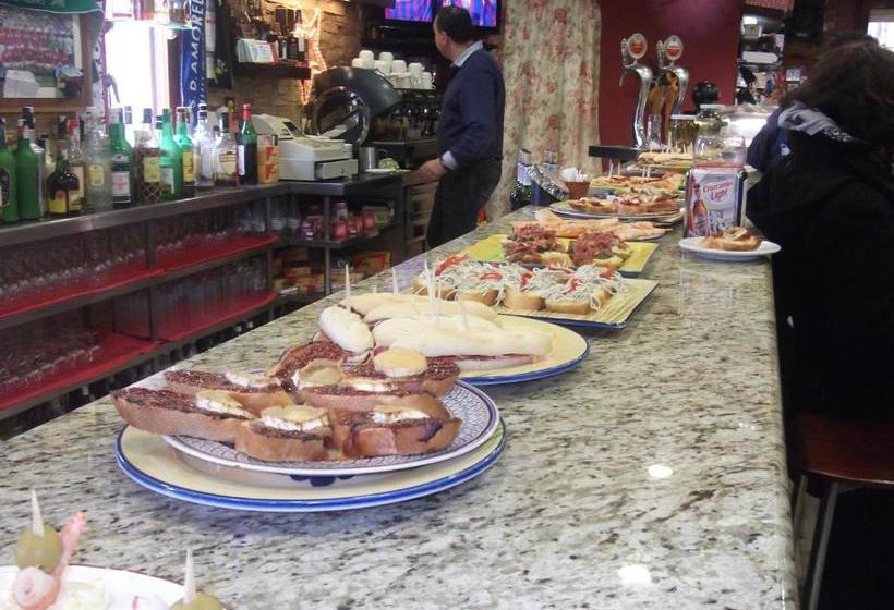 ホテル Restaurante Valdevenados