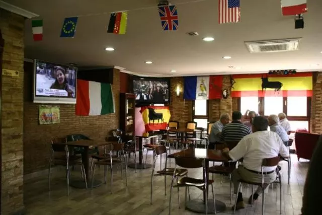 هتل Restaurante Valdevenados