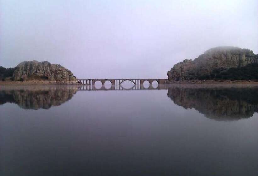 בית מלון כפרי Rural Orellana