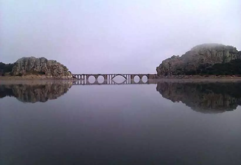 هتل Rural Orellana