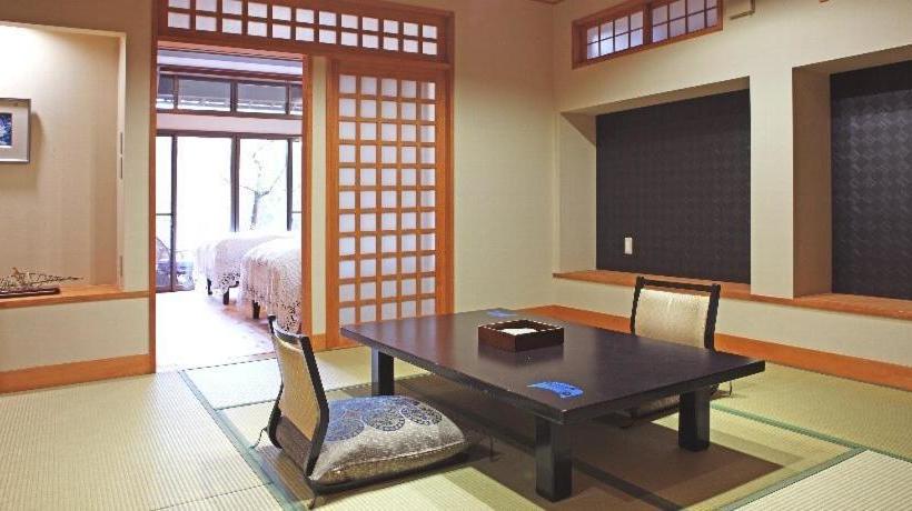 Motoyu Ryokan
