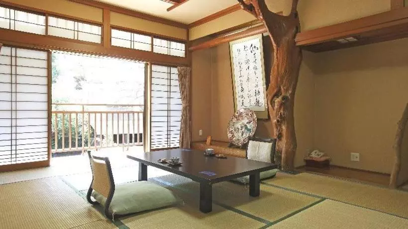 Motoyu Ryokan