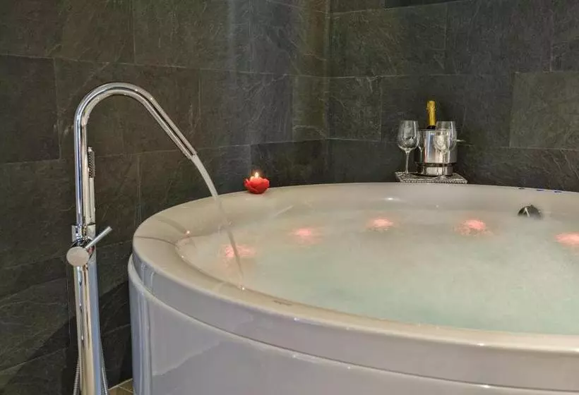 استراحتگاه Suites Finca Los Olivos