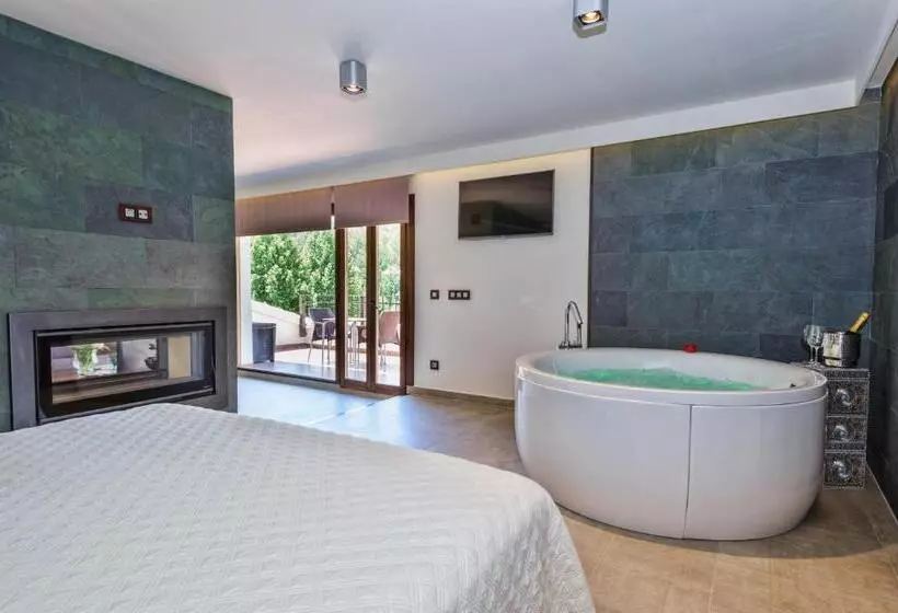 استراحتگاه Suites Finca Los Olivos