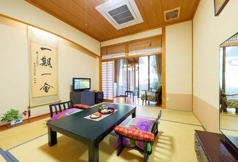 旅館 Jizaiso
