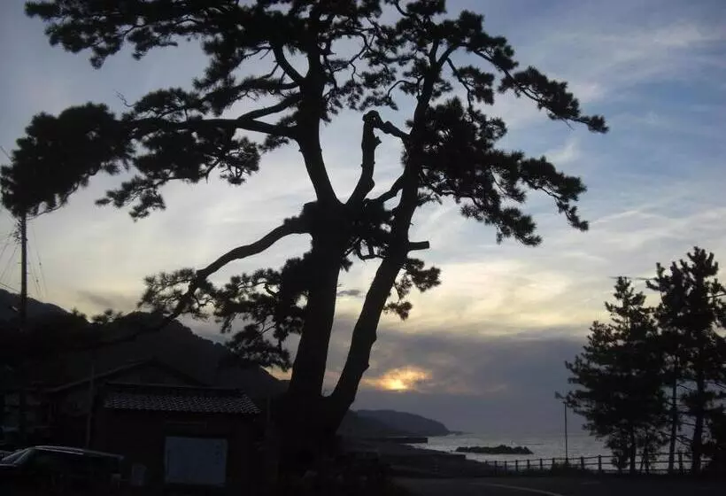 旅館 Oyashirazu Kanko