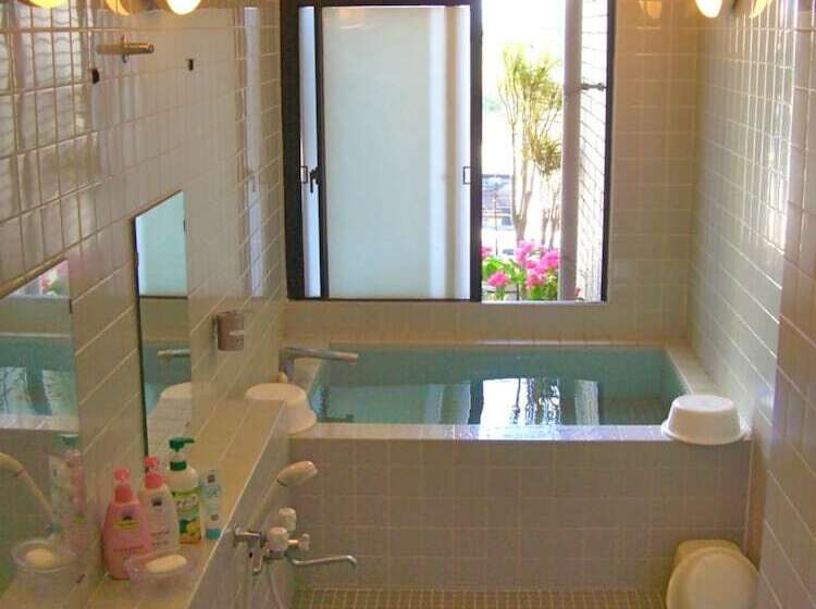 Shimayado Gettouya Hostel