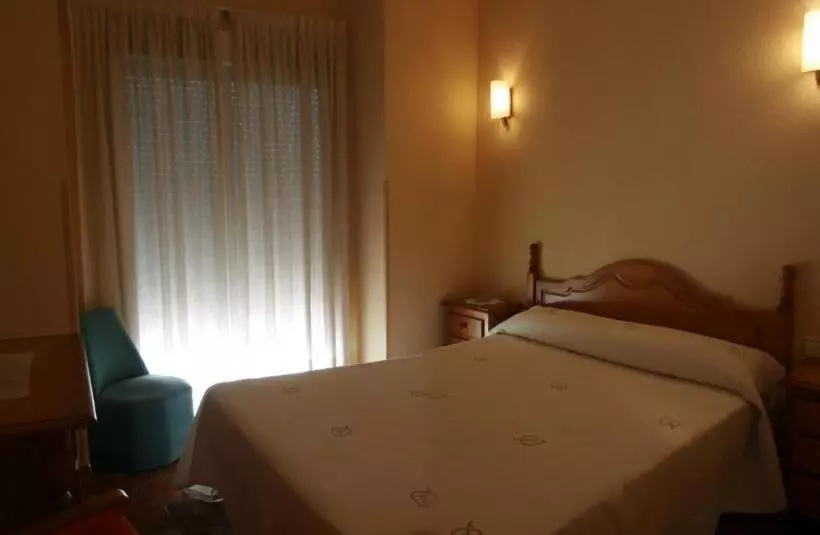 Retkeilymaja Hostal Sunami