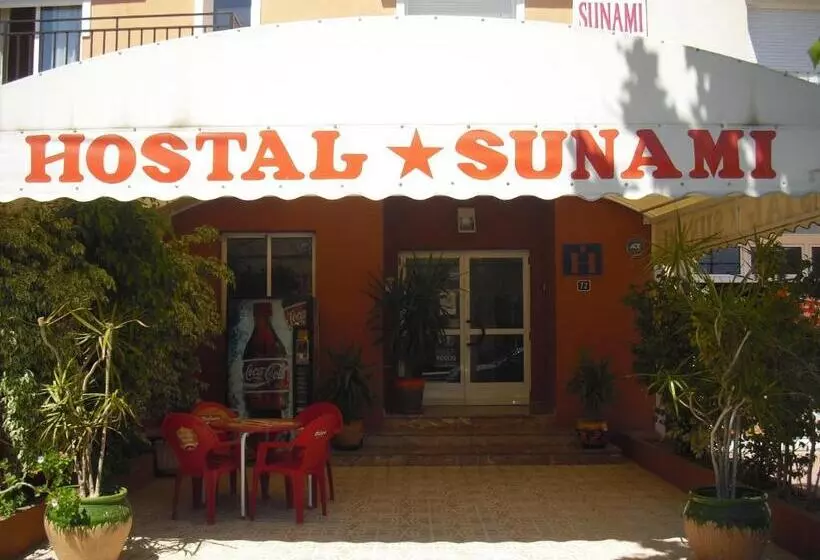 Retkeilymaja Hostal Sunami