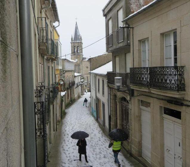 هاستل Obradoiro